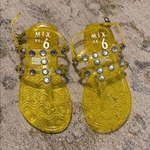 Mix No. 6 Transparent Yellow Sandals with Silver Accents—nwot never worn